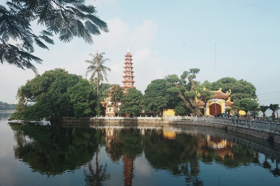 Tran Quoc Pagoda reflected in the water, Hanoi